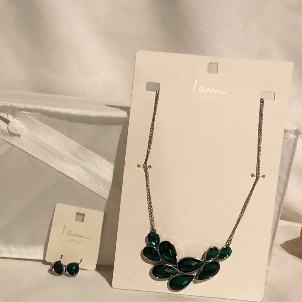Green Necklace and earrings